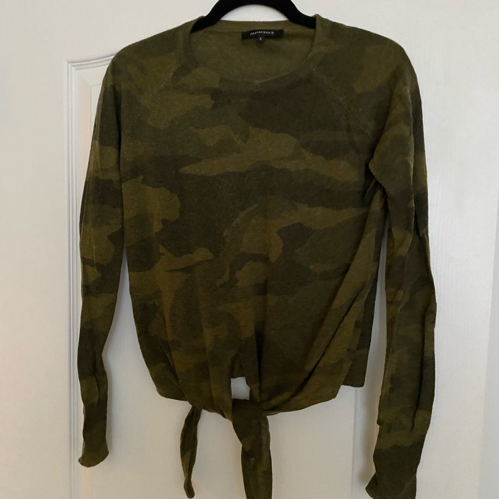 Olivaceous Army Green sweater Large